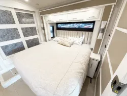 2022 Newmar New Aire 3543 | Thumbnail Photo 15 of 31