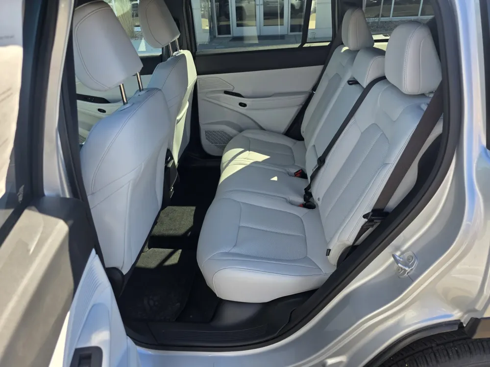 2026 Jeep Cherokee Limited - Photo 11