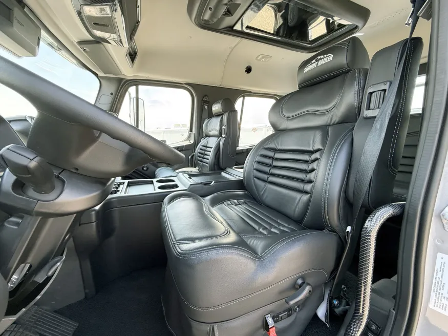 2025 Freightliner M2 106 Plus Summit Hauler | Photo 5 of 26