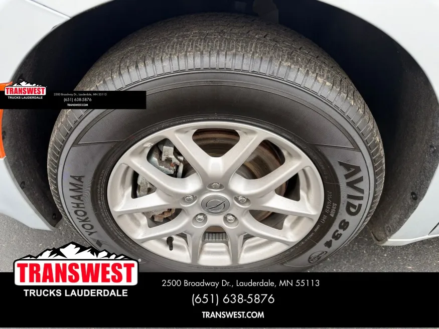 2024 Chrysler Voyager LX | Photo 8 of 23