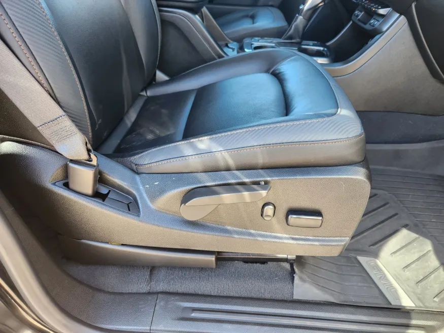 2022 GMC Canyon 4WD AT4 w/Leather | Photo 20 of 31