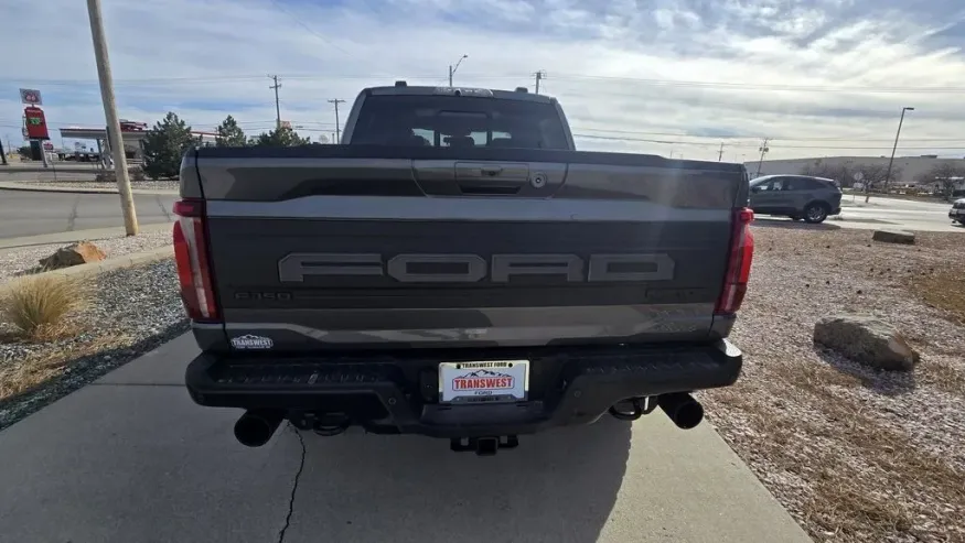 2025 Ford F-150 | Photo 7 of 32