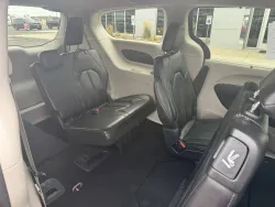 2023 Chrysler Pacifica Touring L | Thumbnail Photo 10 of 24