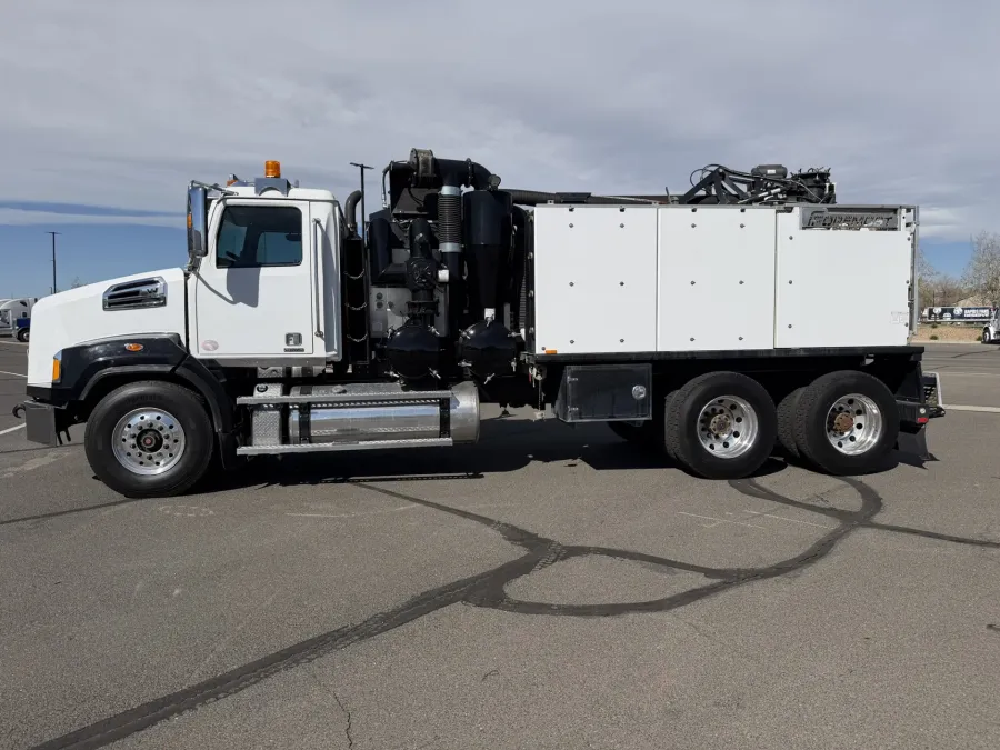 2021 Rival T7 | Photo 2 of 7