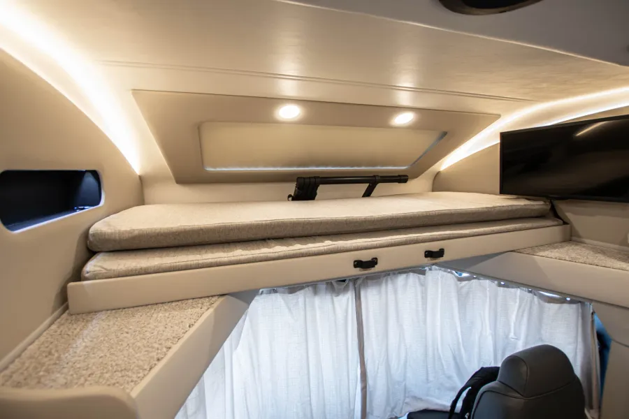 2026 Renegade Verona LE 40LTS | Photo 12 of 29