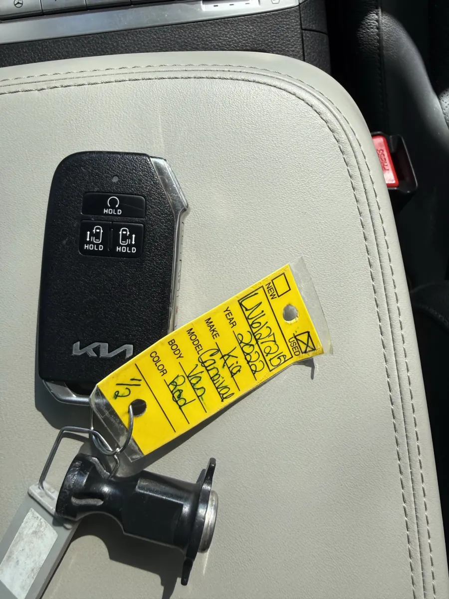 2022 Kia Carnival SX Prestige | Photo 27 of 28