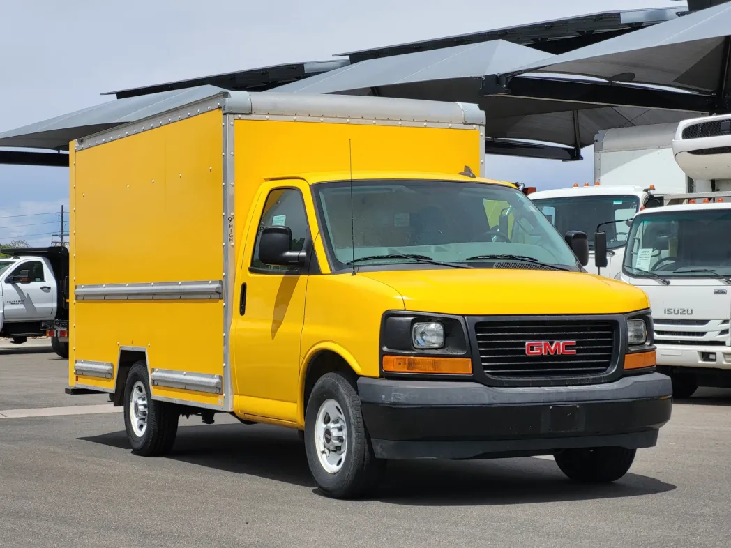 2017 GMC Savana Commercial Cutaway CUTWAY 