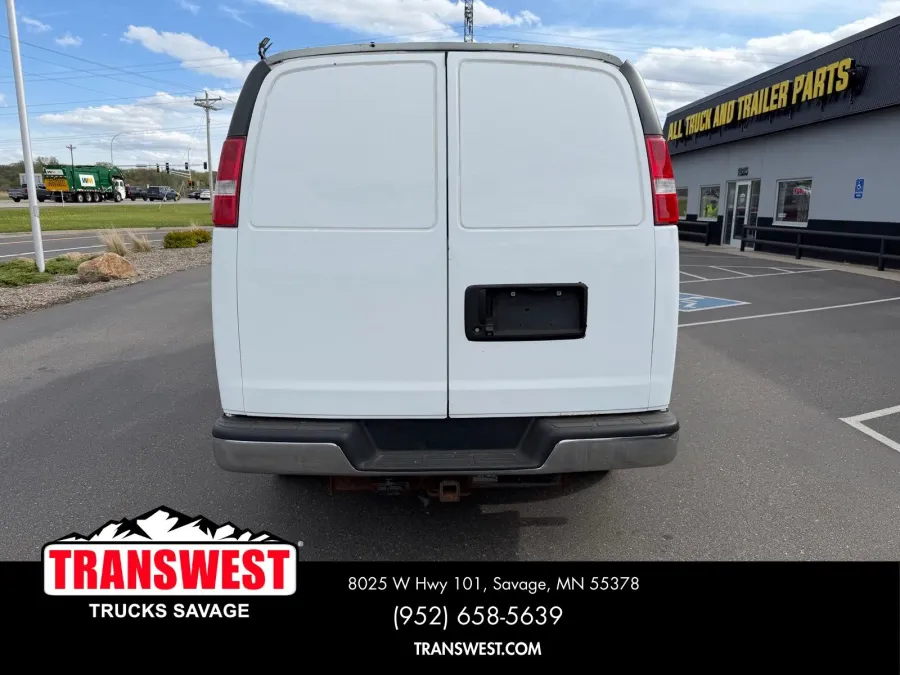 2017 Chevrolet Express 3500 Work Van | Photo 3 of 23