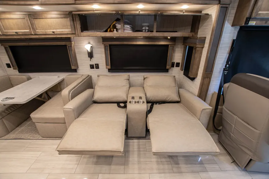 2026 Tiffin Allegro Red 37BA | Photo 14 of 27