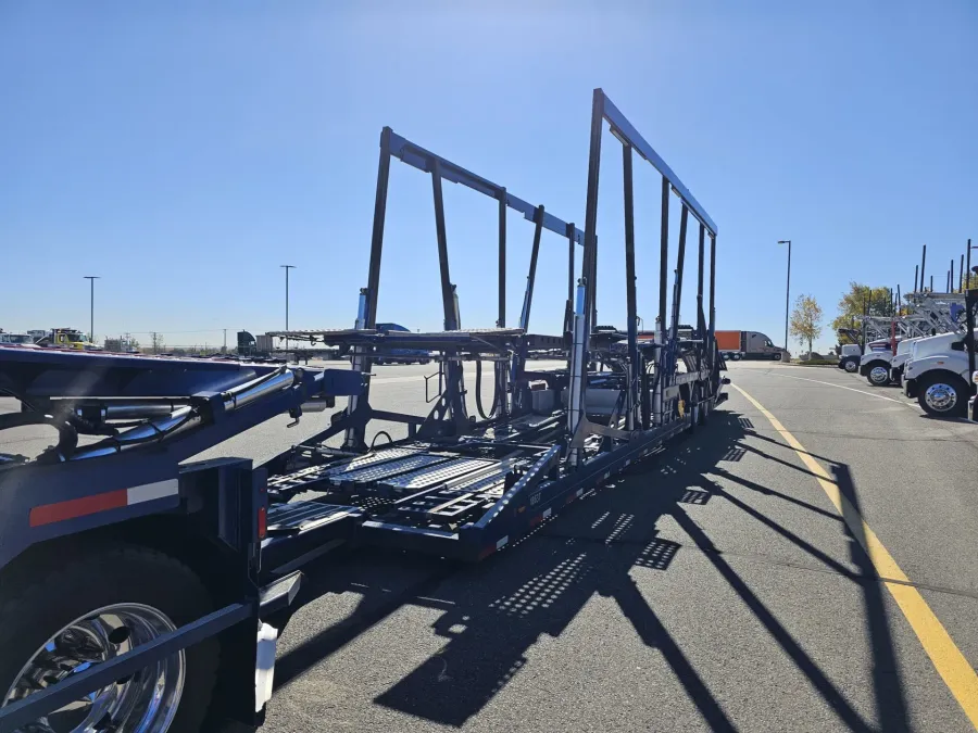 2020 Western Star 4900FA | Photo 7 of 14