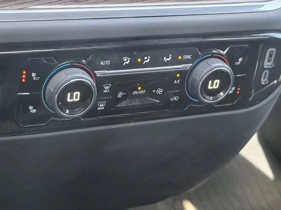 2024 Chevrolet Silverado 2500HD LT | Photo 16 of 23