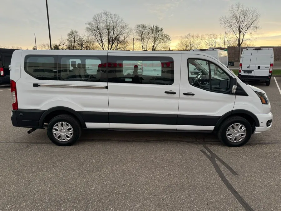 2024 Ford Transit-350 XLT | Photo 15 of 21
