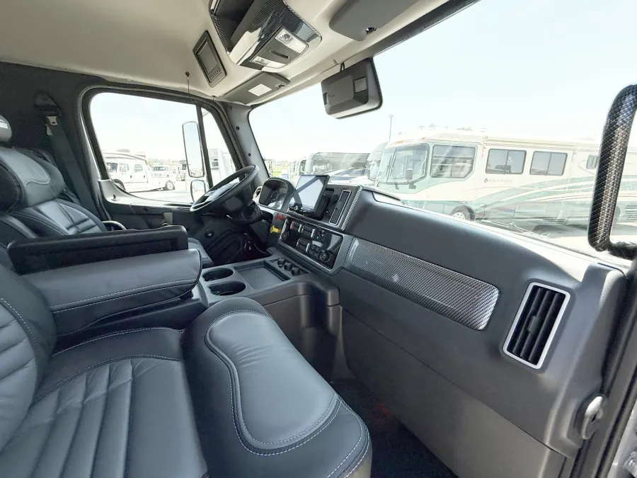 2025 Freightliner M2 106 Plus Summit Hauler | Photo 24 of 25