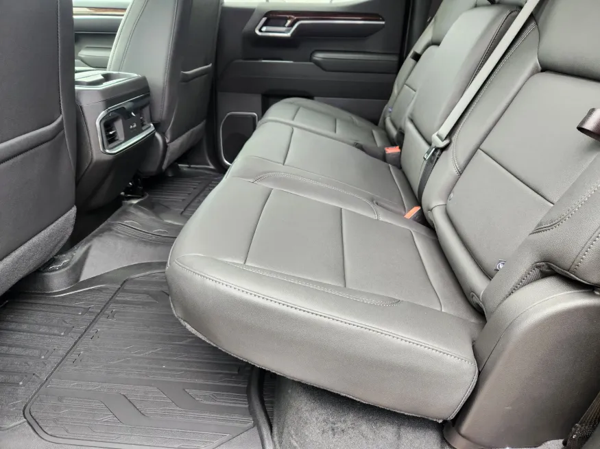 2026 GMC Sierra 1500 Elevation | Photo 10 of 30