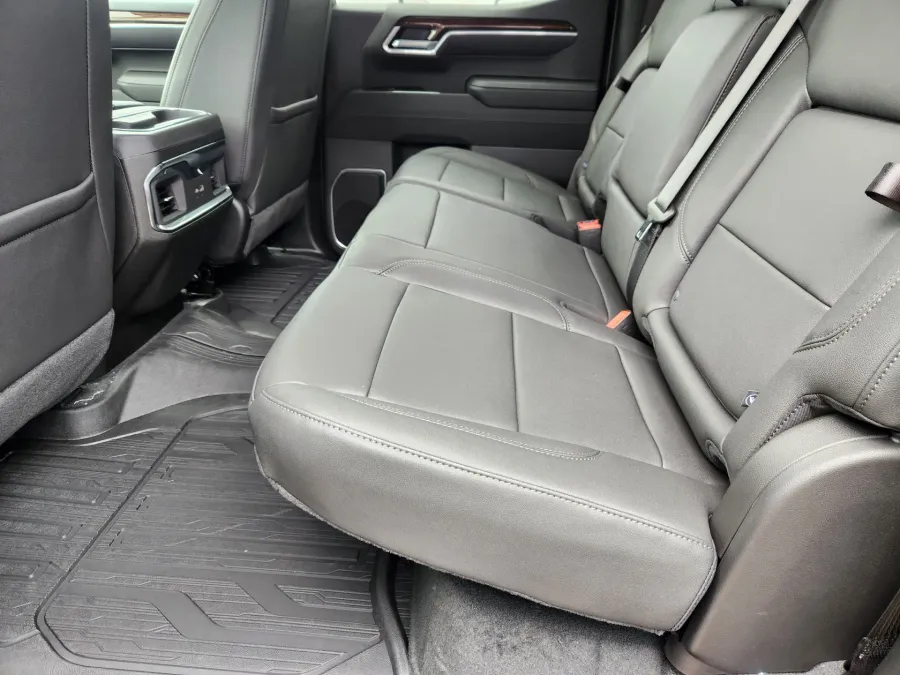 2026 GMC Sierra 1500 Elevation | Photo 10 of 30