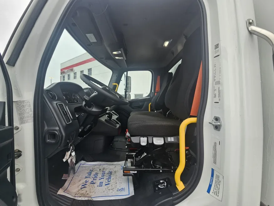 2026 Freightliner M2 106 | Photo 8 of 11