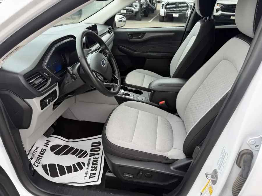 2024 Ford Escape Active | Photo 12 of 16