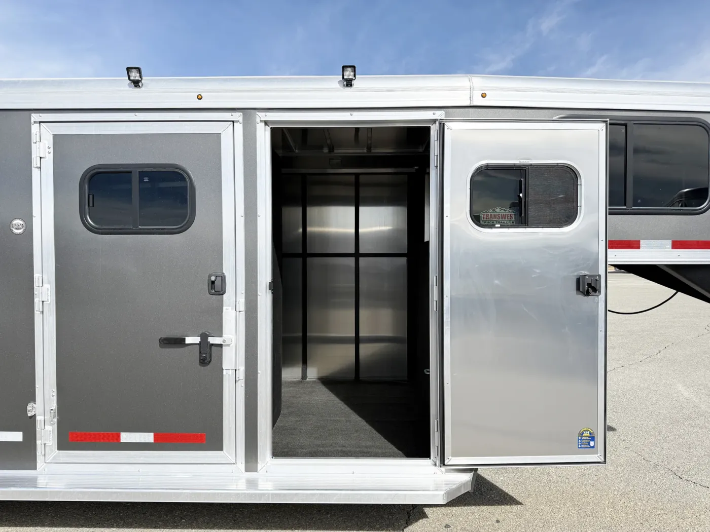 2026 Logan Coach Bullseye 3HGN | Photo 4 of 16