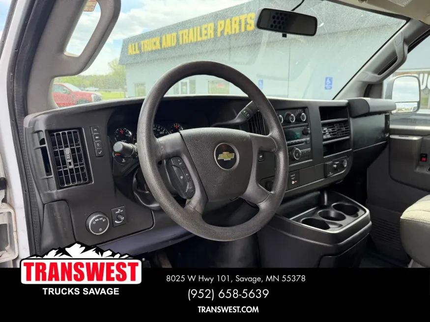 2017 Chevrolet Express 3500 Work Van | Photo 10 of 23