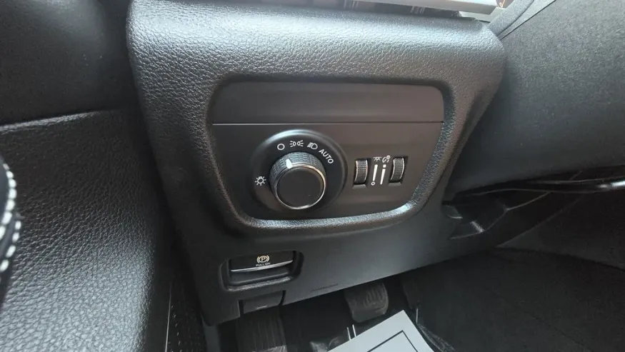 2024 Jeep Grand Cherokee | Photo 13 of 31