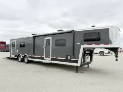2022 Logan Coach Ultimate Sports Hauler | Thumbnail Photo 1 of 25