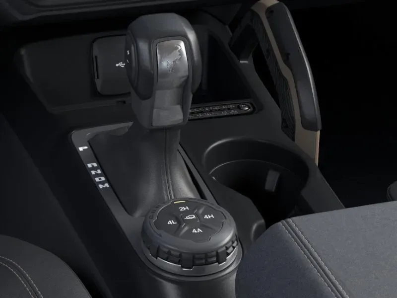 2025 Ford Bronco | Photo 17 of 25