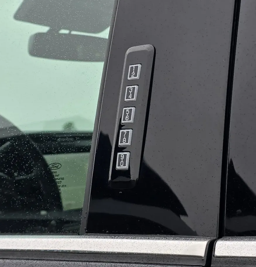 2026 Ford Super Duty F-250 | Photo 13 of 35