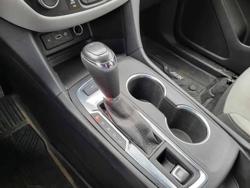 2021 Chevrolet Equinox LS | Photo 17 of 25