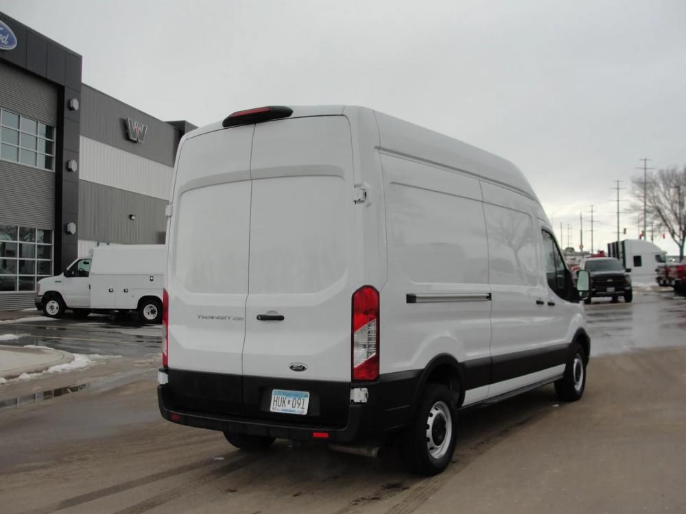 2022 Ford Transit | Photo 5 of 11
