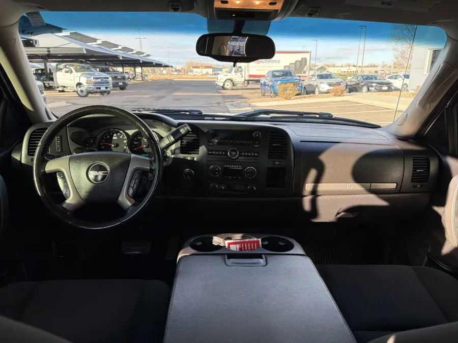 2012 GMC Sierra 1500 SLE | Photo 10 of 17