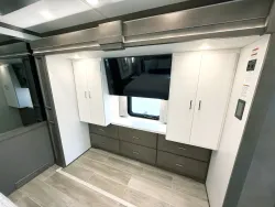 2026 Newmar Mountain Aire 4118 | Thumbnail Photo 15 of 31