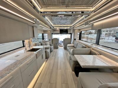 2023 Newmar King Aire 4521 | Thumbnail Photo 7 of 46
