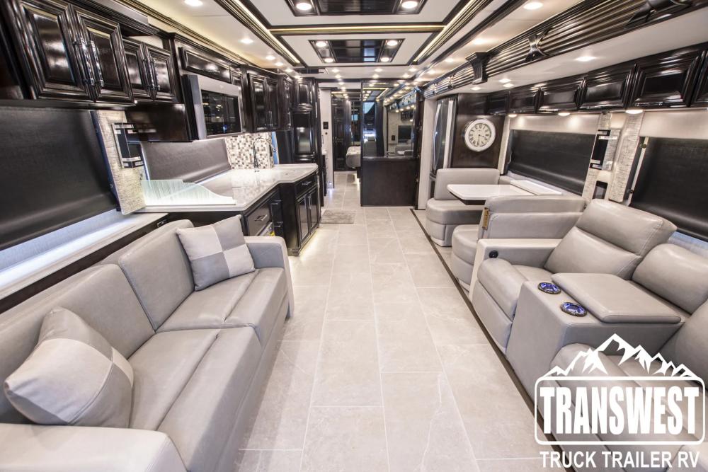 2023 Newmar Supreme Aire 4575 | Photo 2 of 41