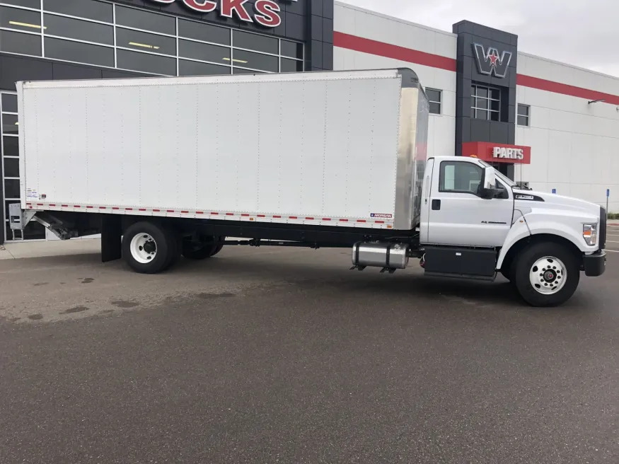 2023 Ford F750 | Photo 3 of 8