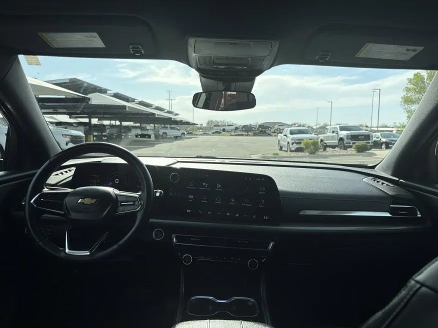 2025 Chevrolet Traverse AWD LT | Photo 13 of 22