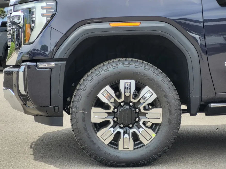 2026 GMC Sierra 2500HD Denali | Photo 8 of 25
