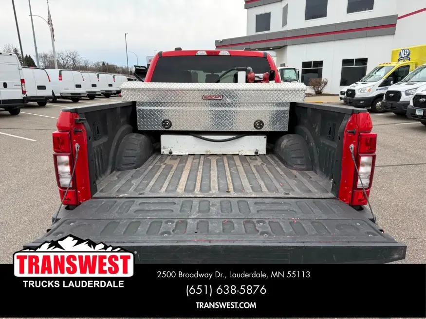 2022 Ford Super Duty F-350 XLT | Photo 12 of 21