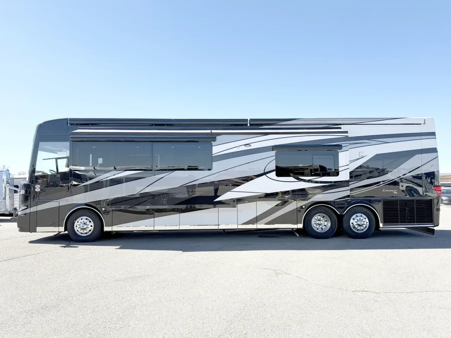 2026 Newmar Essex 4551 | Photo 23 of 33