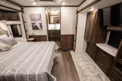 2024 Newmar Kountry Star 3709 | Thumbnail Photo 22 of 25