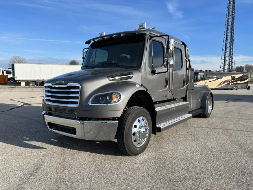 2024 Freightliner M2 106 Bolt | Photo 7 of 19