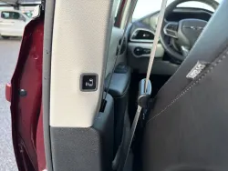 2023 Chrysler Pacifica Touring L | Thumbnail Photo 13 of 23