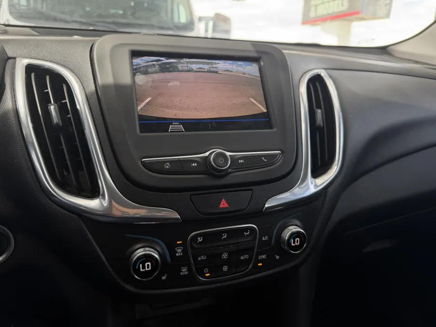 2020 Chevrolet Equinox LT | Photo 14 of 18