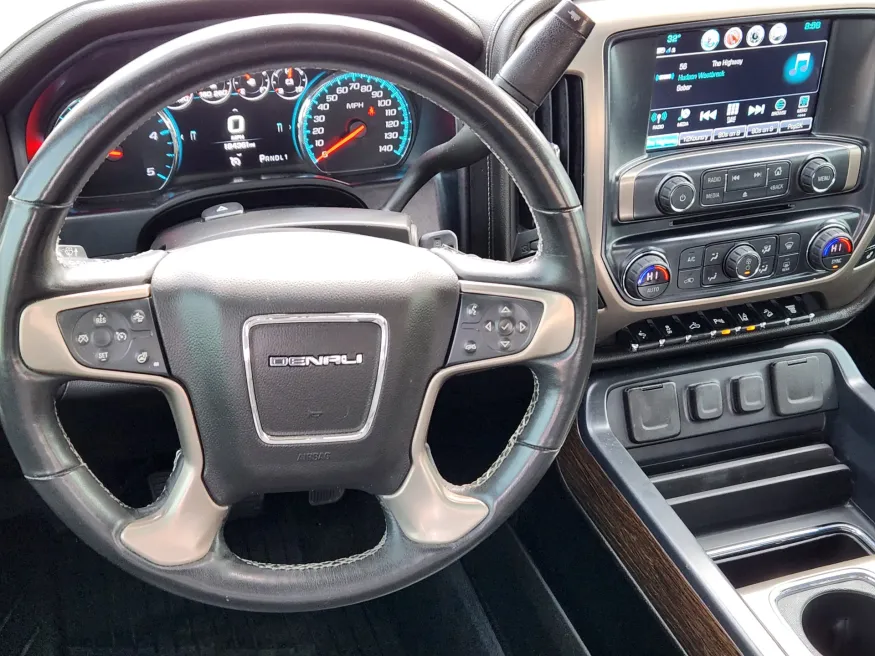 2018 GMC Sierra 3500HD Denali | Photo 16 of 21