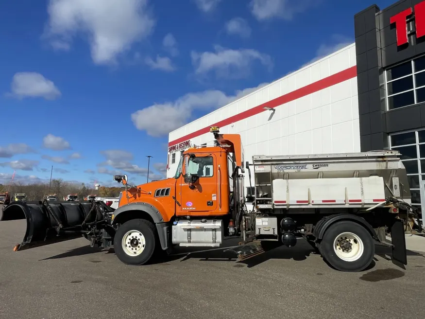 2017 Mack GU432 | Photo 8 of 15