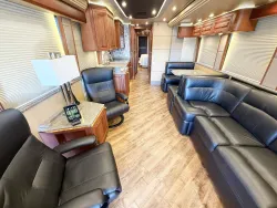 2017 Emerald Prevost X3-45 Double Slide | Thumbnail Photo 3 of 34