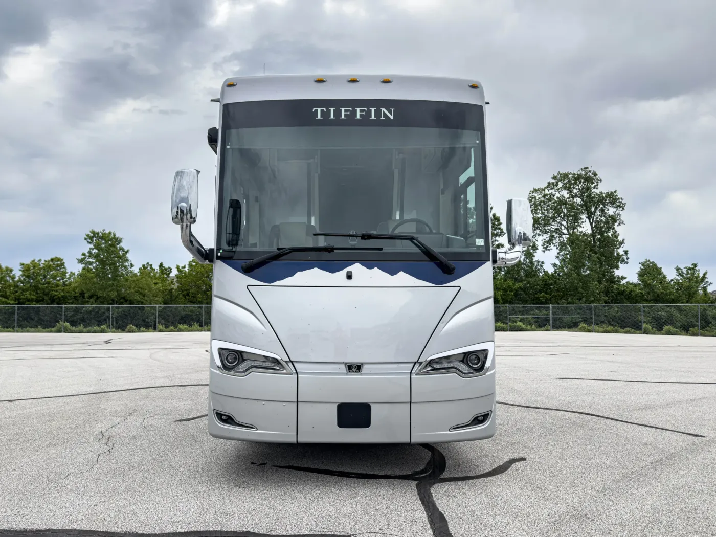 2026 Tiffin Allegro Bus 45BTP | Photo 4 of 47