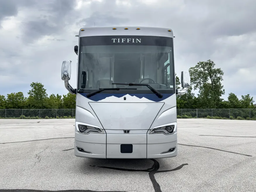 2026 Tiffin Allegro Bus 45BTP | Photo 4 of 47