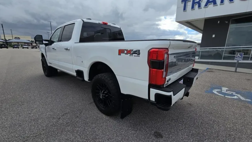 2024 Ford F-250 | Photo 8 of 38