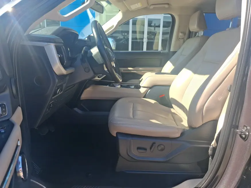 2024 Ford Expedition Max XLT | Photo 15 of 23