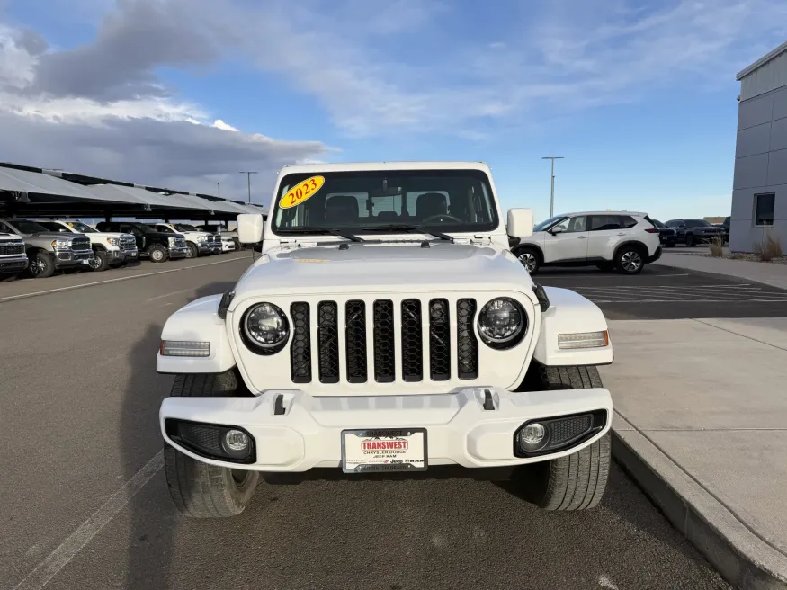 2023 Jeep Gladiator High Altitude | Photo 2 of 18